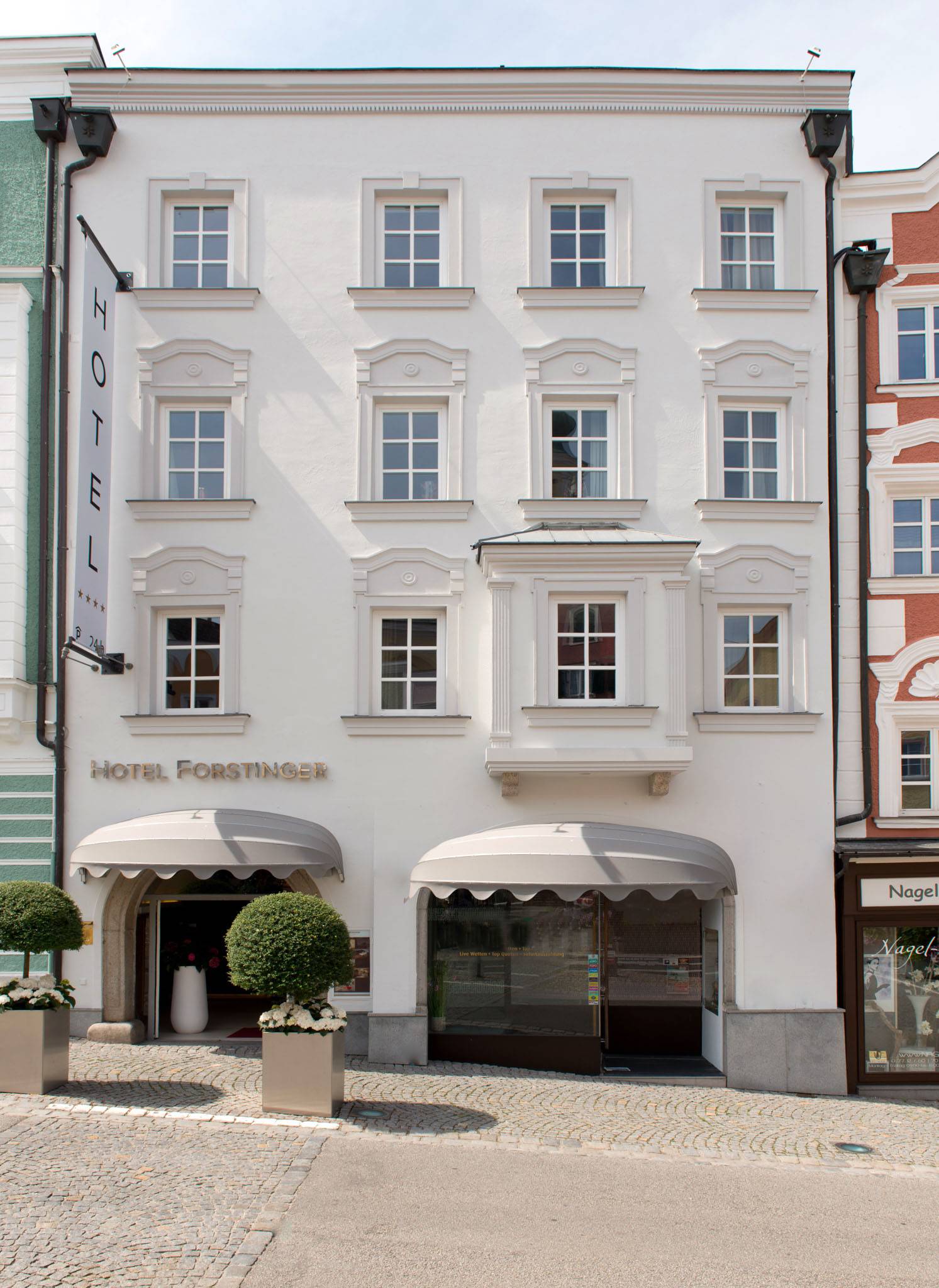 Außenfassade im Barockstil des Boutique Hotels Forstinger in Schärding
