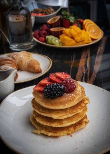 Pfannkuchen mit frischen Obst