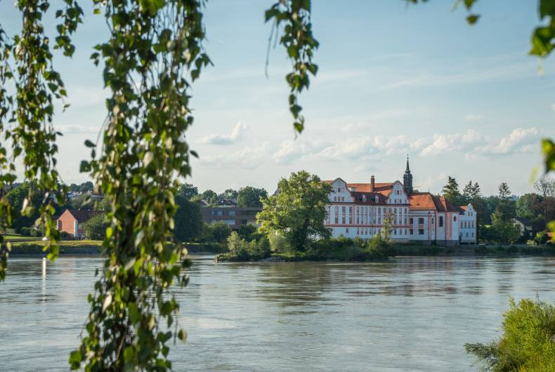 Blick aufs Kloster in Neuhaus